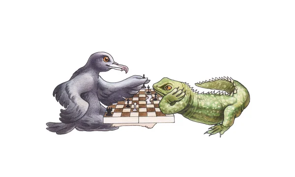 O pássaro e o lagarto jogam xadrez . — Fotografia de Stock