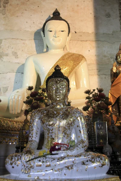 Wat içinde iki Buda mae nang pleum — Stok fotoğraf