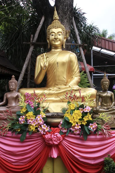 Goplden Boeddha in Wat Takarong — Stockfoto