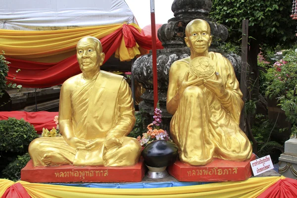 Dois monges dourados — Fotografia de Stock