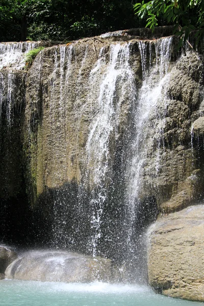 Erawan waterval — Stockfoto
