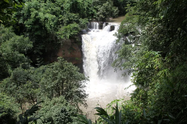 Waterfall Haew Suwat — Stock Photo, Image
