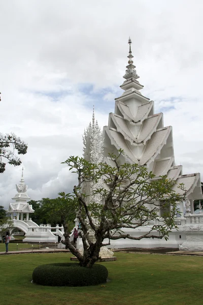 Wat Ронг Khun поблизу Чіанг Рай — стокове фото