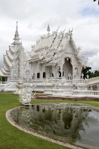 Wat rong khun w pobliżu chiang rai — Zdjęcie stockowe