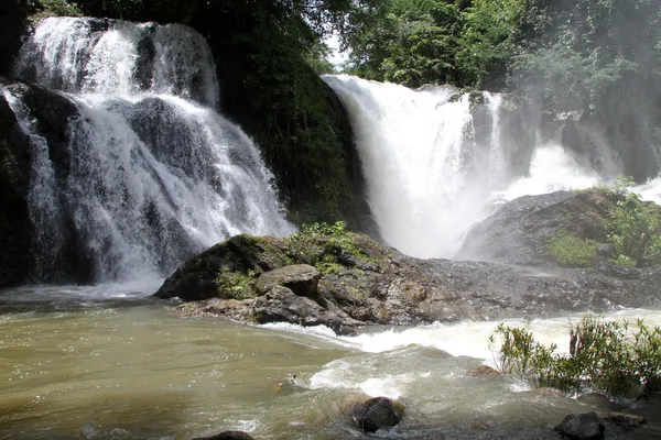 Pha Sua waterfall — Stock Photo, Image