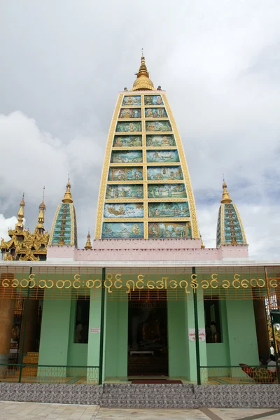 Индуистский храм — стоковое фото