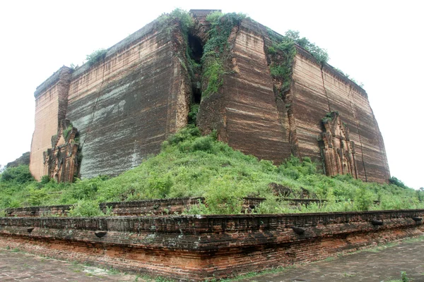 Gamla tegel stupa — Stockfoto