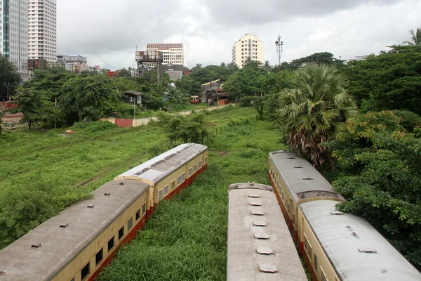 Trenes en Yangon — Foto de Stock