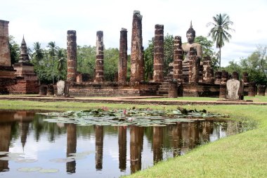 Pond and ruins clipart