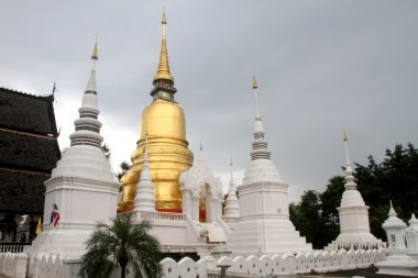 Altın stupa