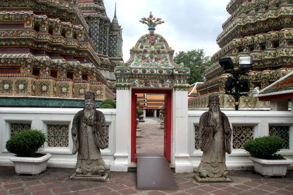 Porte du monastère wat Pho — Photo