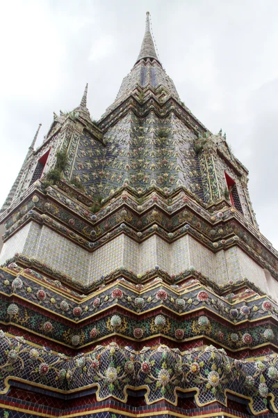 タイル張りの仏塔 — ストック写真