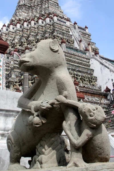 Wat arun i małpy — Zdjęcie stockowe
