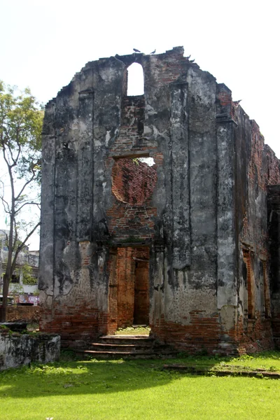 Ruinas de hao Phraya Vichayen, Lop Buri, Tailandia —  Fotos de Stock