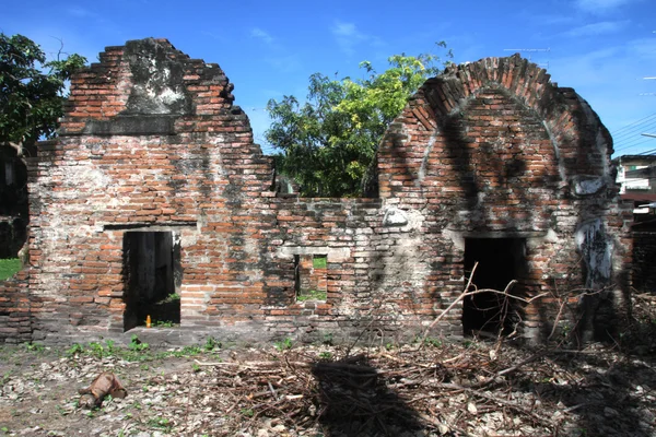Ruinas de hao Phraya Vichayen, Lop Buri, Tailandia — Foto de Stock