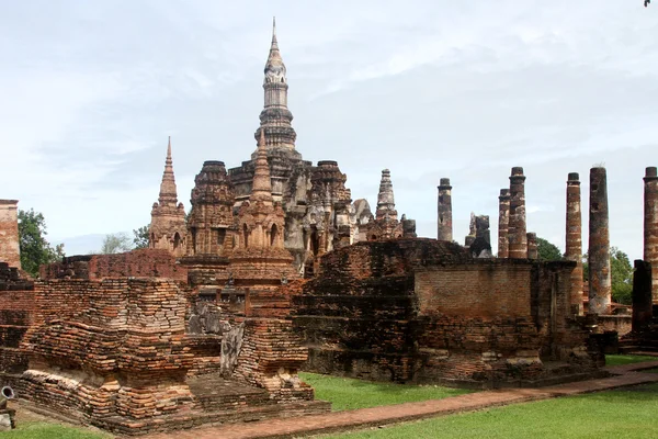 Wat mahathat harabelerde tuğla — Stok fotoğraf