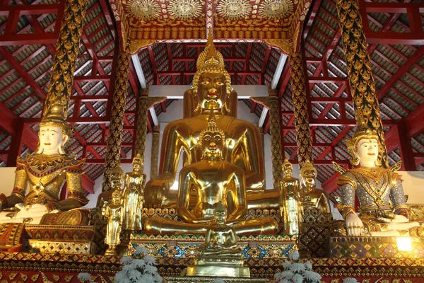 Золотые Будды — стоковое фото