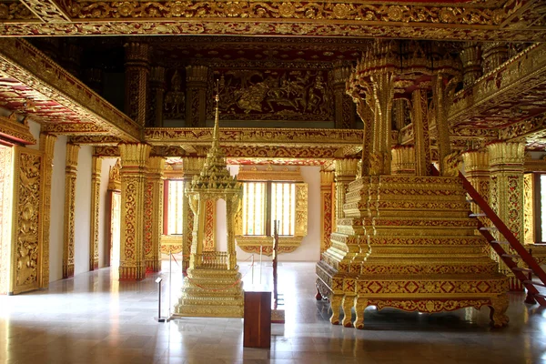 All'interno del tempio buddista — Foto Stock