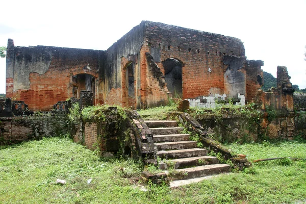 Ruinerna av tegel templet — Stockfoto