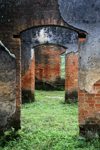 Ruins of brick temple — Stock Photo, Image