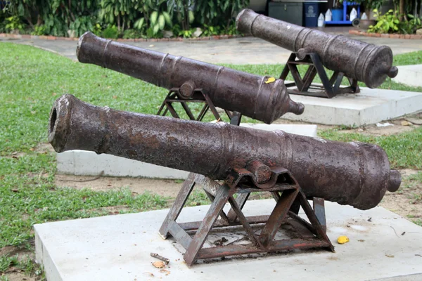 Old bronze cannons — Stock Photo, Image