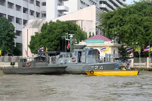 Barche sul Chao Phraya — Foto Stock