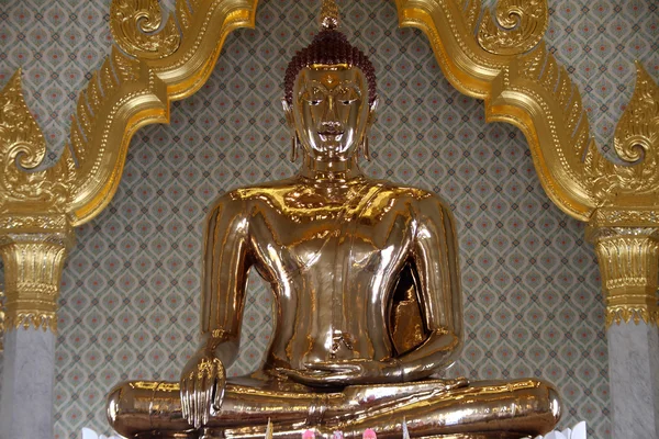 Famous golden Buddha — Stock Photo, Image