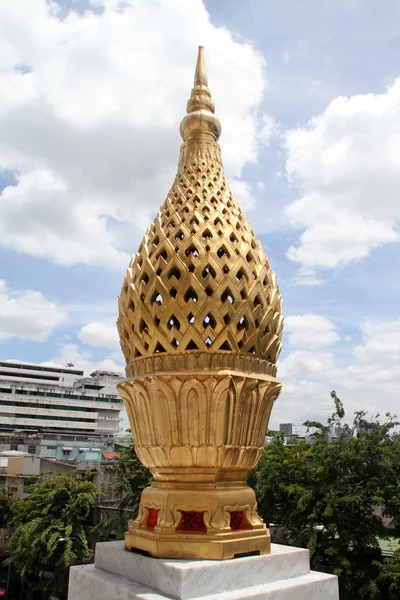 Estupa dourada — Fotografia de Stock