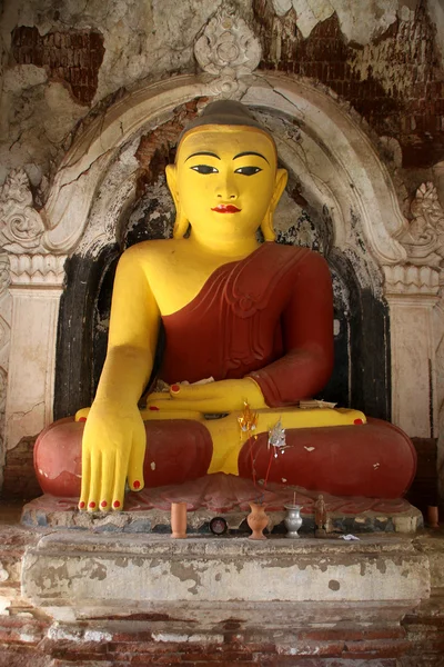 Buda amarillo — Foto de Stock