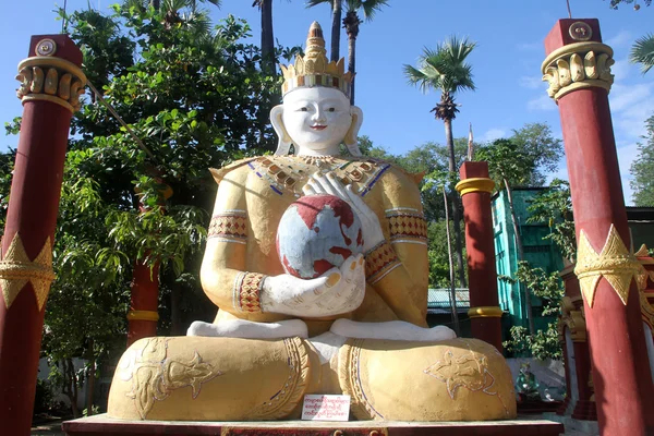 Buddha s zeměkoule — Stock fotografie
