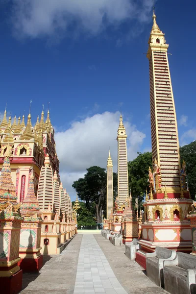 Stupas and temple — Stock Photo, Image