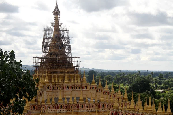 Mohnyin thambuddhei paya rekonstrukciója — Stock Fotó