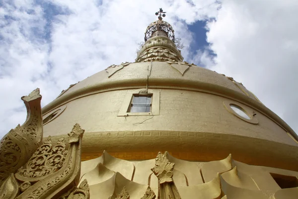 黄金の仏舎利塔 — ストック写真