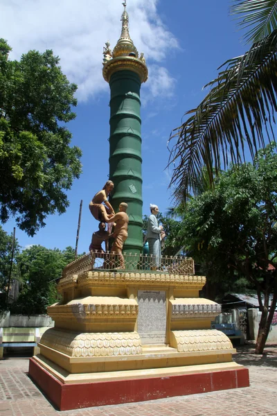 Coluna em paya, Moniwa, Myanmar — Fotografia de Stock