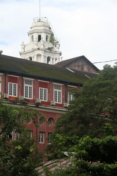 Старий офісної будівлі в місті Yangon — стокове фото