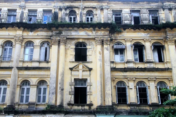 Old office building in Yangon — Stock Photo, Image