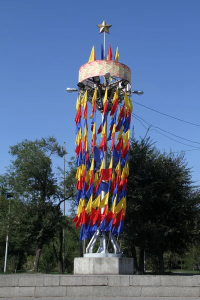 Torre com bandeiras — Fotografia de Stock