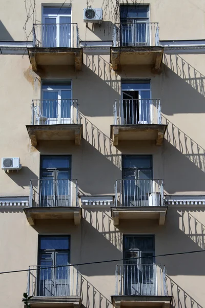Balcones y ventanas anmd — Foto de Stock