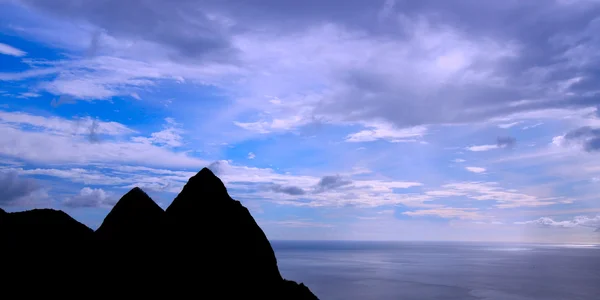 Silhouette of the Pitons — Stockfoto