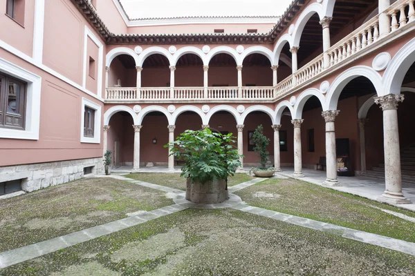 Palace courtyard — Stock Photo, Image