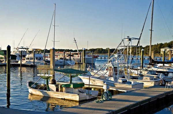 Boats at the Wharf in the Evening — Stock Photo, Image