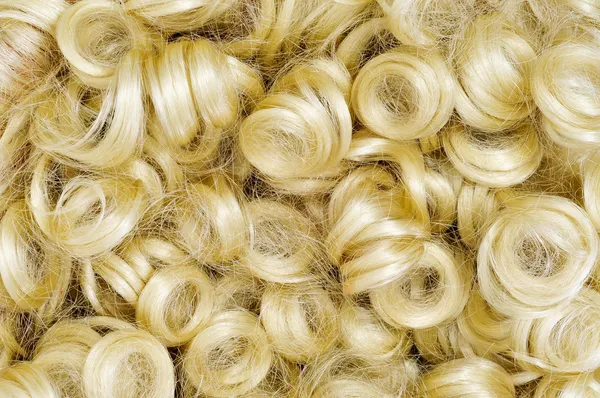 Kręcone blond peruka — Zdjęcie stockowe