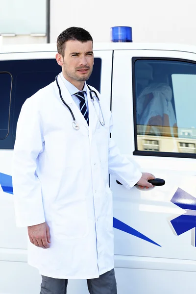 Doctor and ambulance — Stock Photo, Image