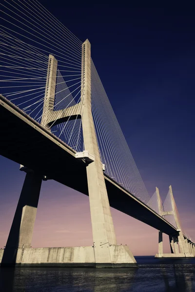 Pôr do sol na ponte Vasco da Gama — Fotografia de Stock