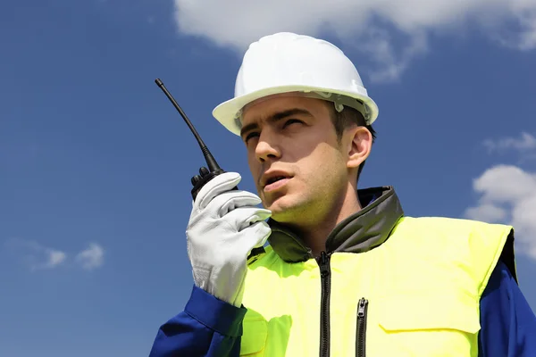 Builder with transmitter — Stock Photo, Image