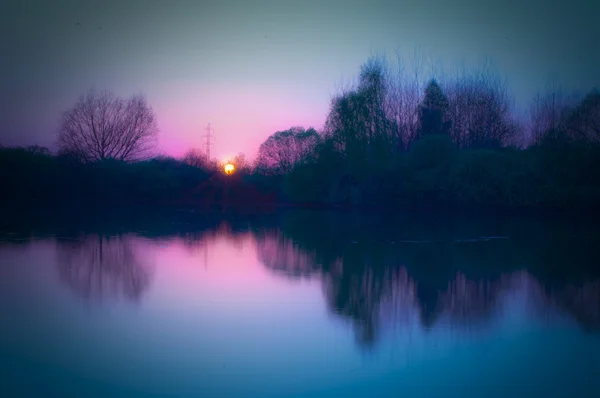 Purpurfarbener Sonnenuntergang — Stockfoto