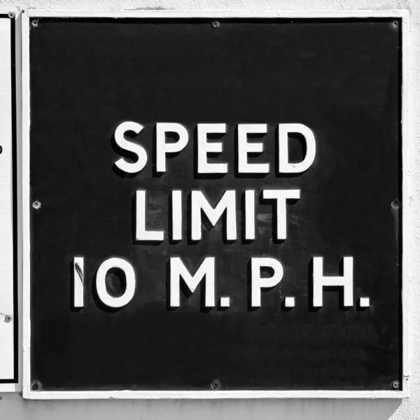 速度限制标志 — 图库照片