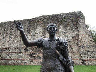 İmparator Trajan'ın heykeli