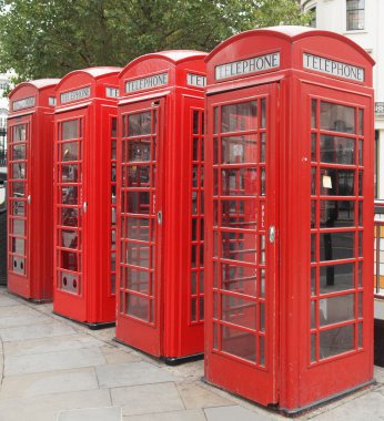 Londra telefon kulübesi