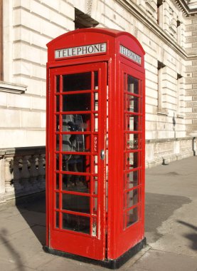 Londra telefon kulübesi